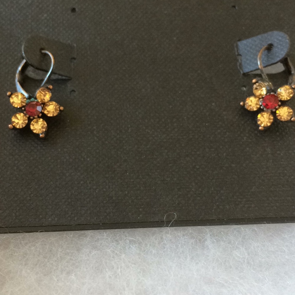 🌹🌹BEAUTIFUL EARRINGS NEW❤️❤️ - Picture 2 of 3